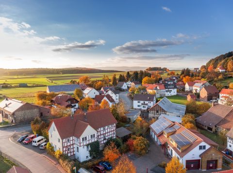 aerial-view-architecture-autumn-cars-280221 (1)